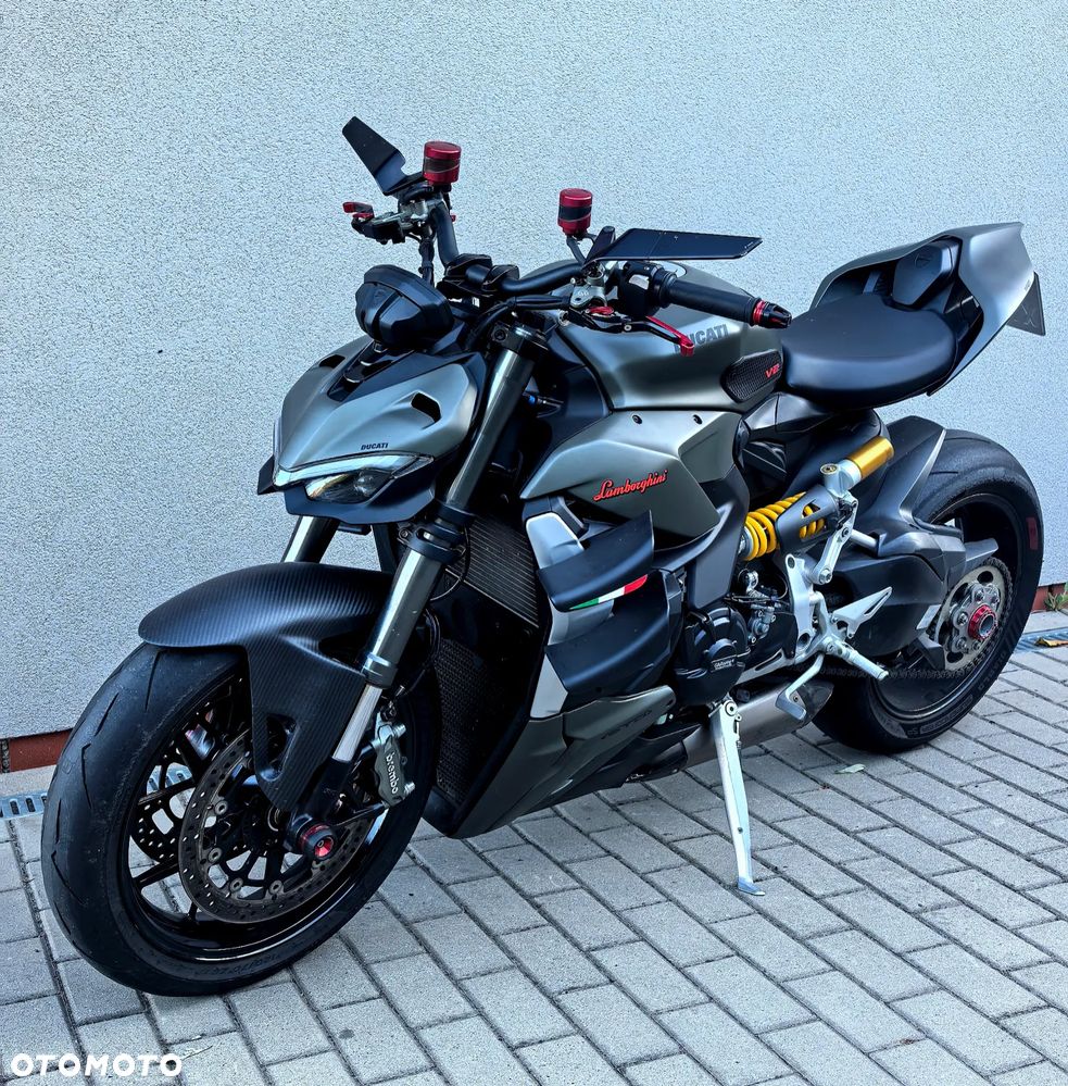 Ducati Streetfighter V2 - 6