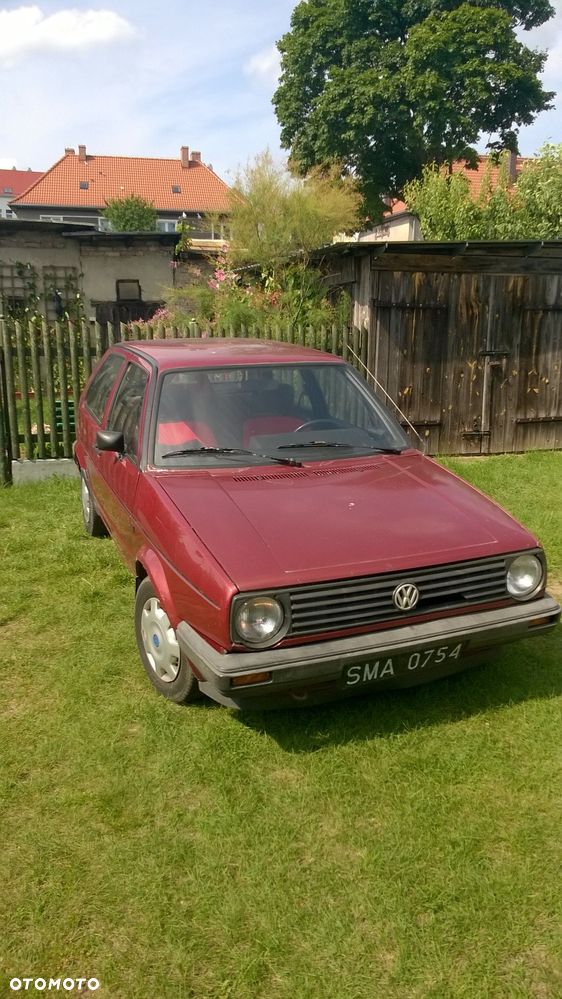 Volkswagen Golf - 1