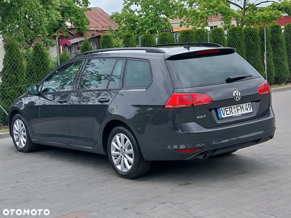 Volkswagen Golf 1.6 TDI DPF Highline - 4