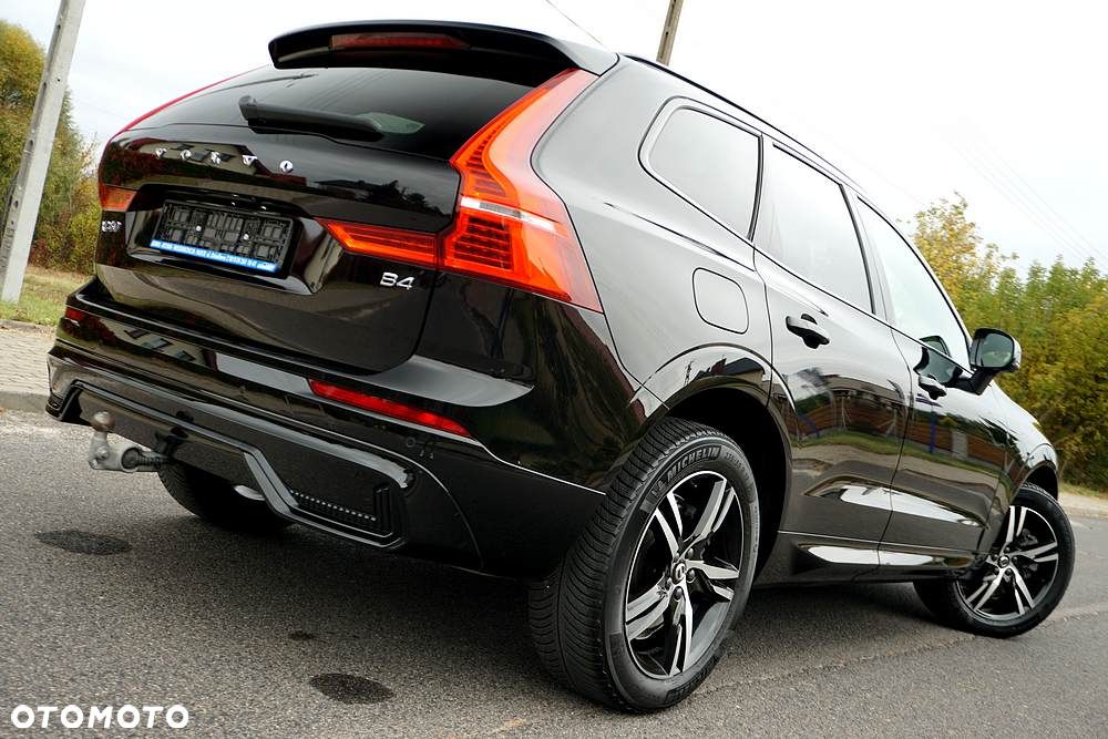 Volvo XC 60 B4 D Plus Dark - 17