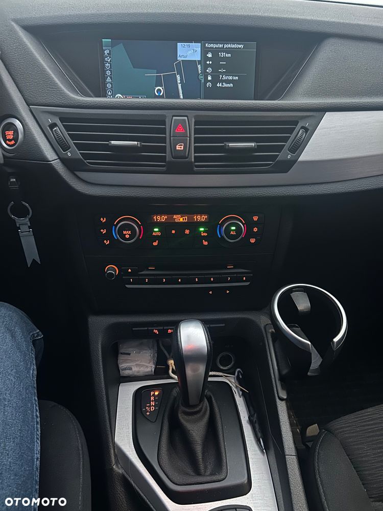 BMW X1 xDrive18d - 13