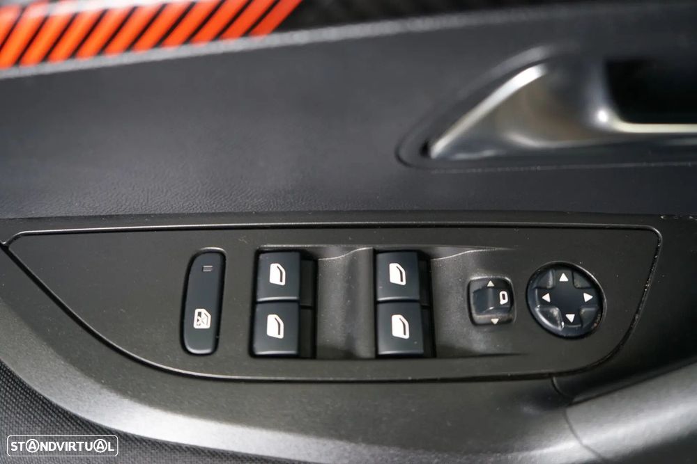 Peugeot 2008 1.2 PureTech Active Pack EAT8 - 16