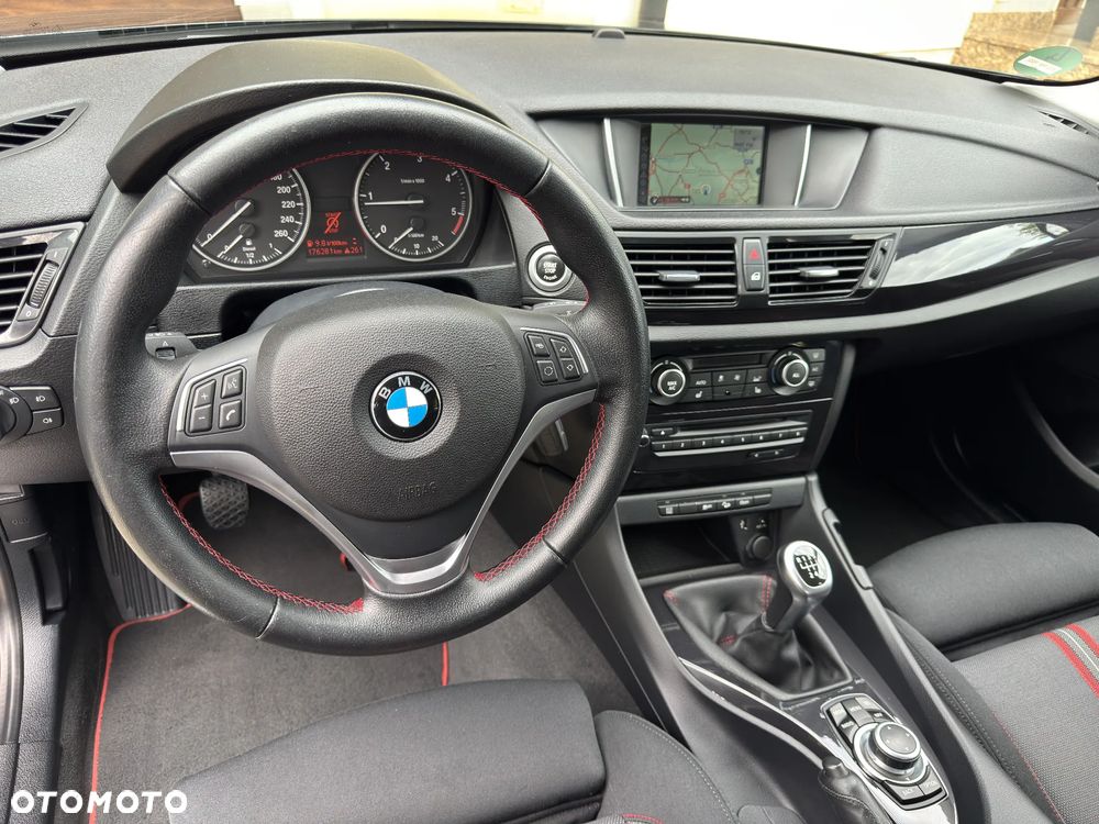 BMW X1 xDrive18d Sport Line - 11