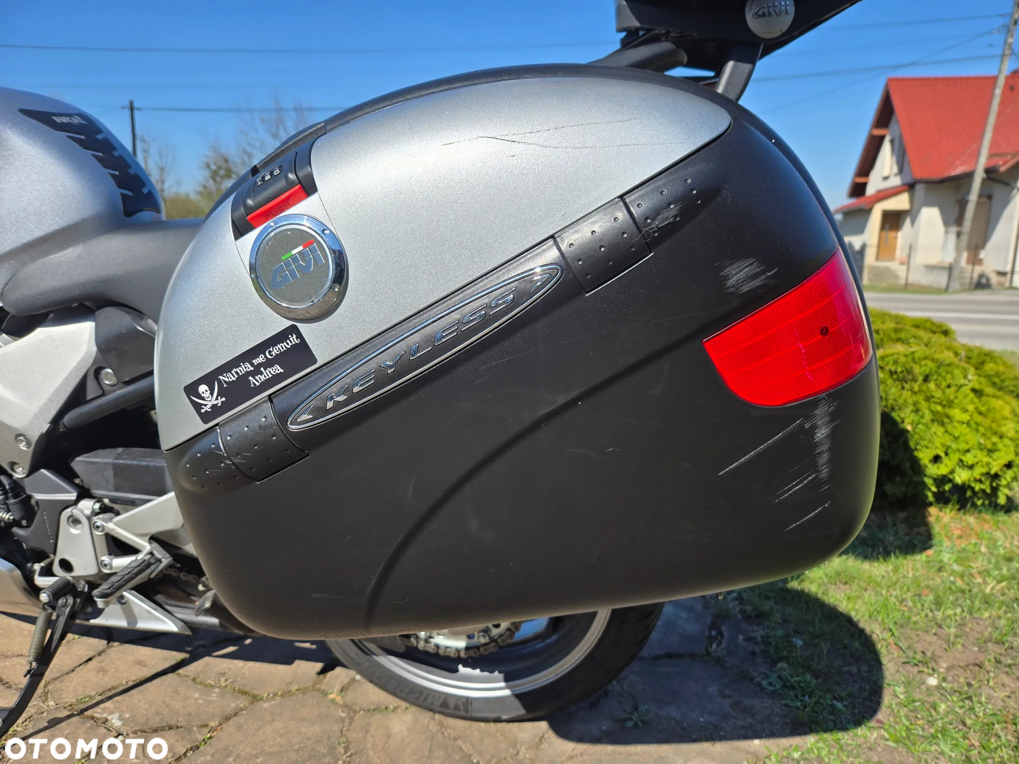 Honda VFR - 9