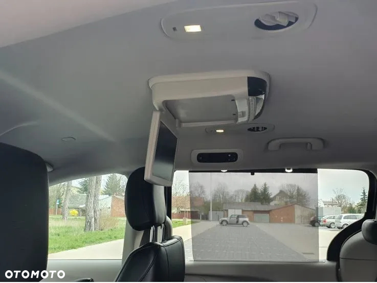 Chrysler Pacifica - 10