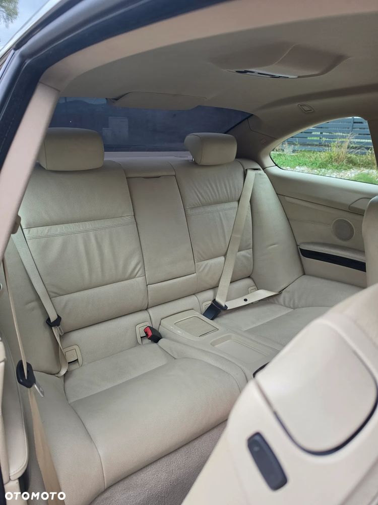 BMW Seria 3 325xi - 11
