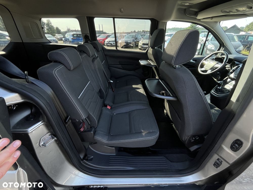 Ford Tourneo Connect Grand - 23