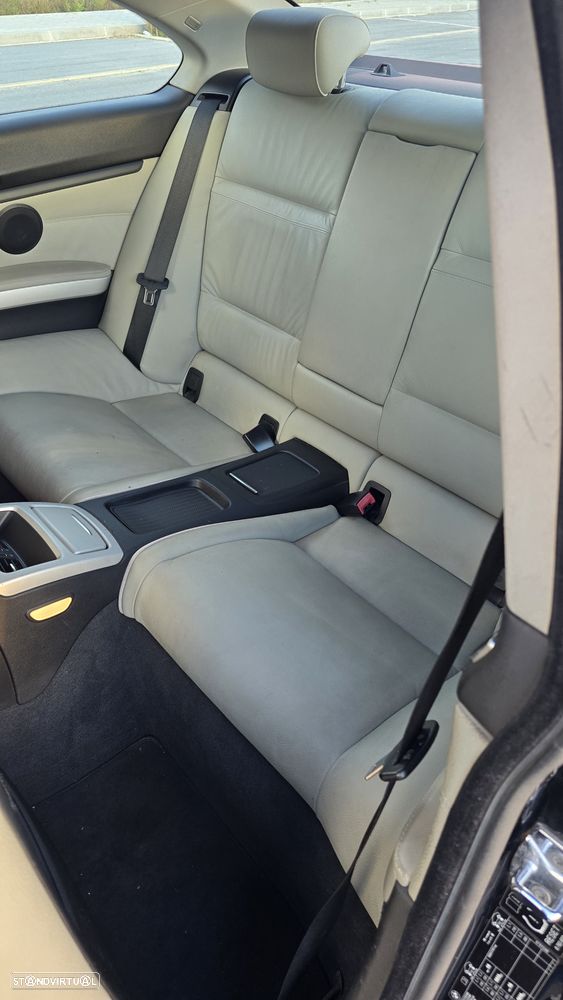 BMW 320 d Coupe - 11
