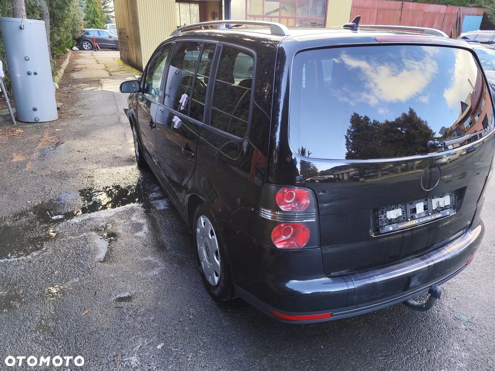 Volkswagen Touran 2.0 TDI DPF Trendline - 6