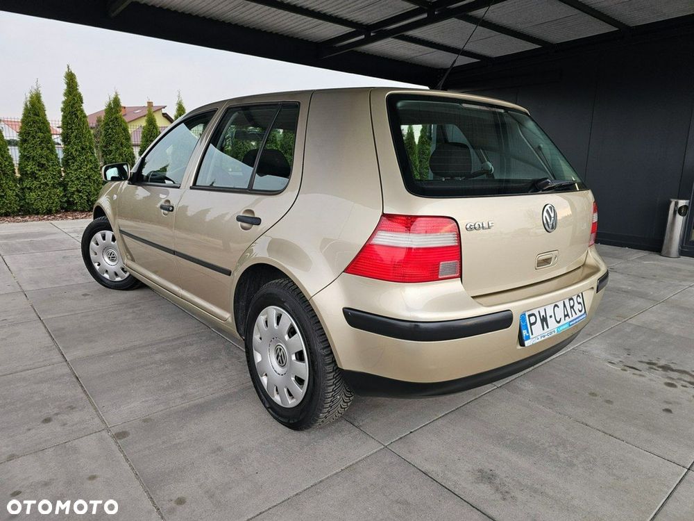 Volkswagen Golf - 4