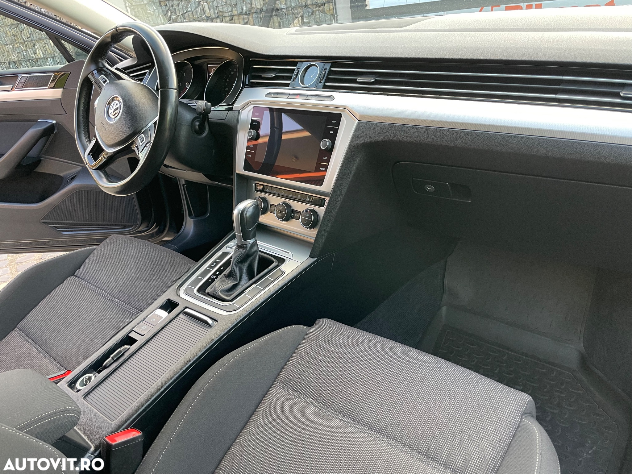 Volkswagen Passat - 14