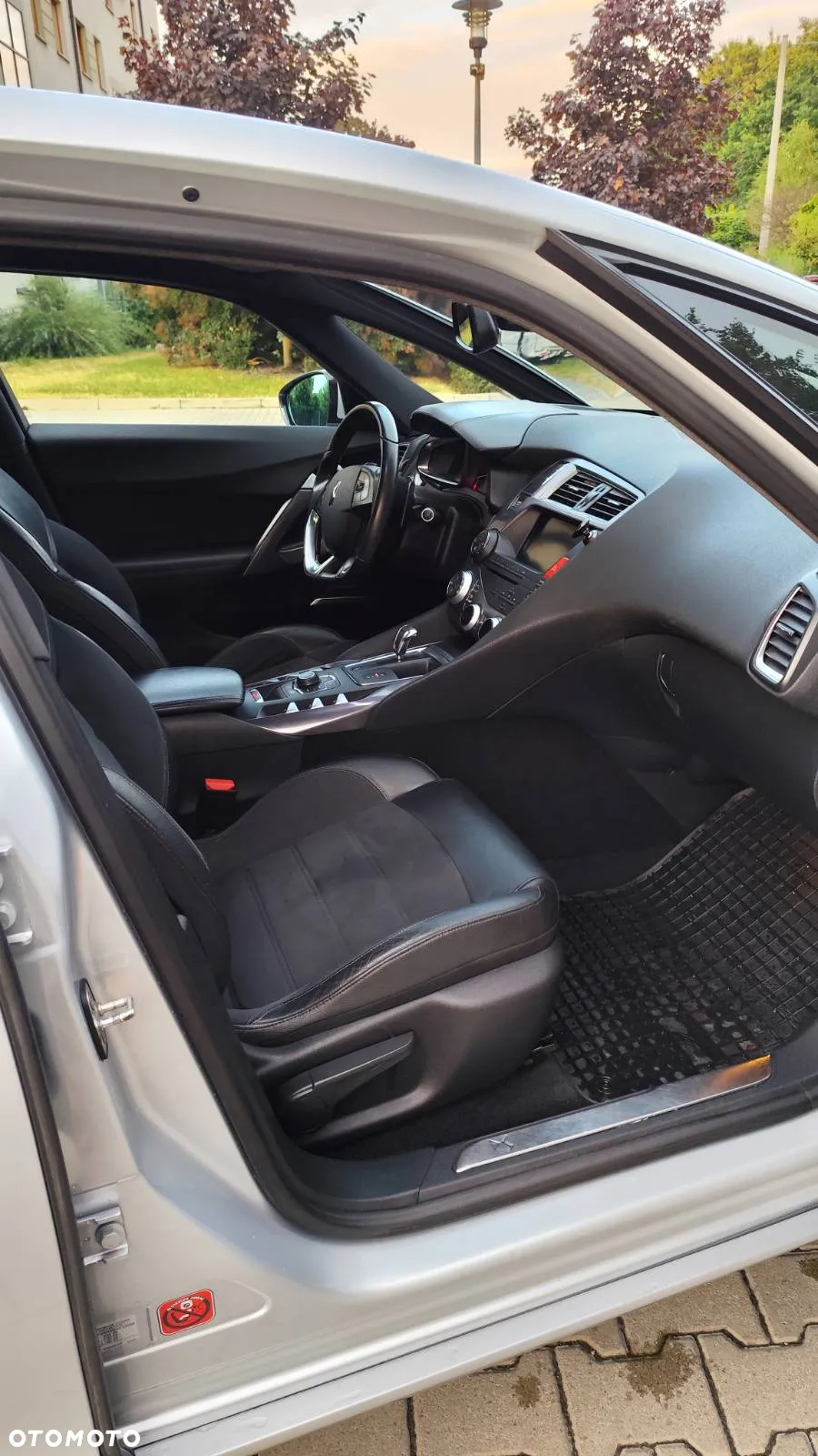Citroën DS5 1.6 e-HDi Chic MCP - 23