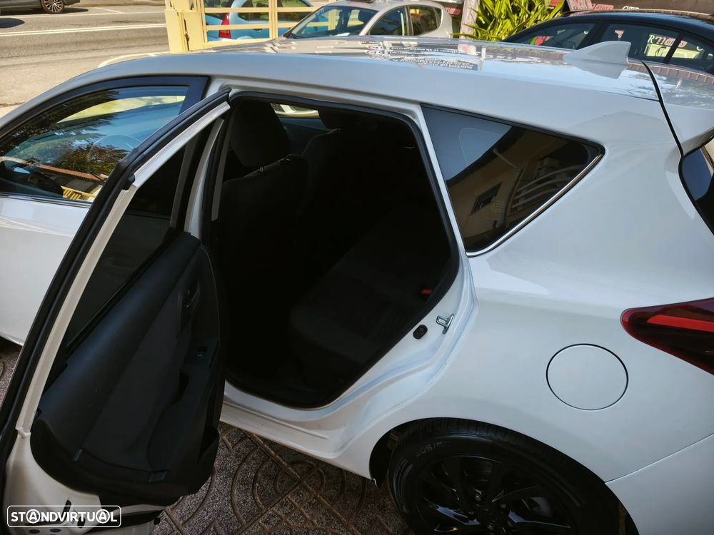 Toyota Auris 1.8 HSD Comfort+J17 - 20