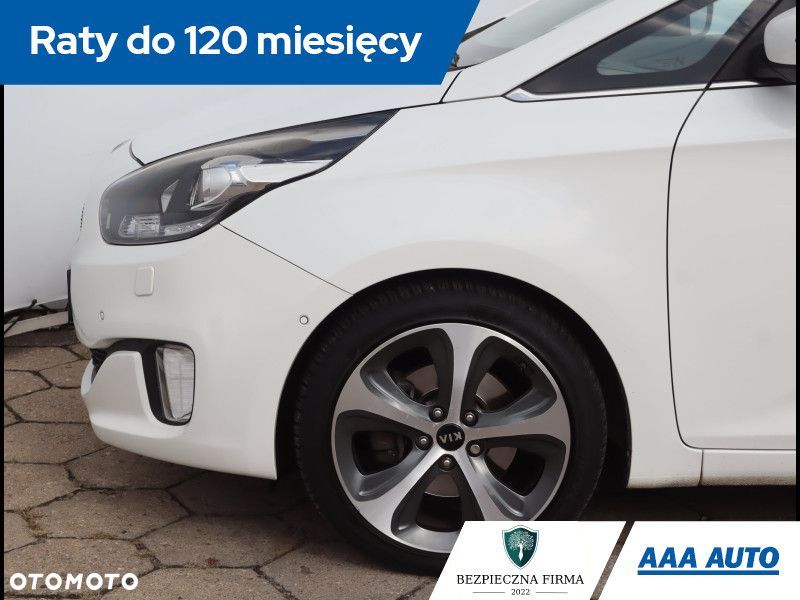 Kia Carens - 15