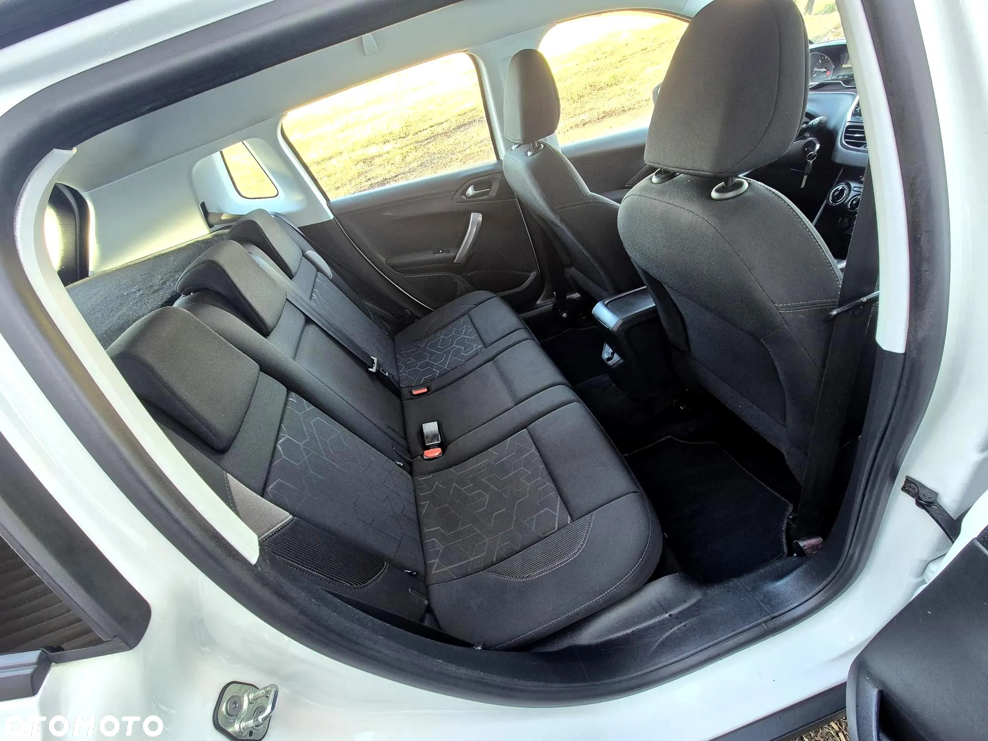 Peugeot 2008 1.2 VTi Allure - 27