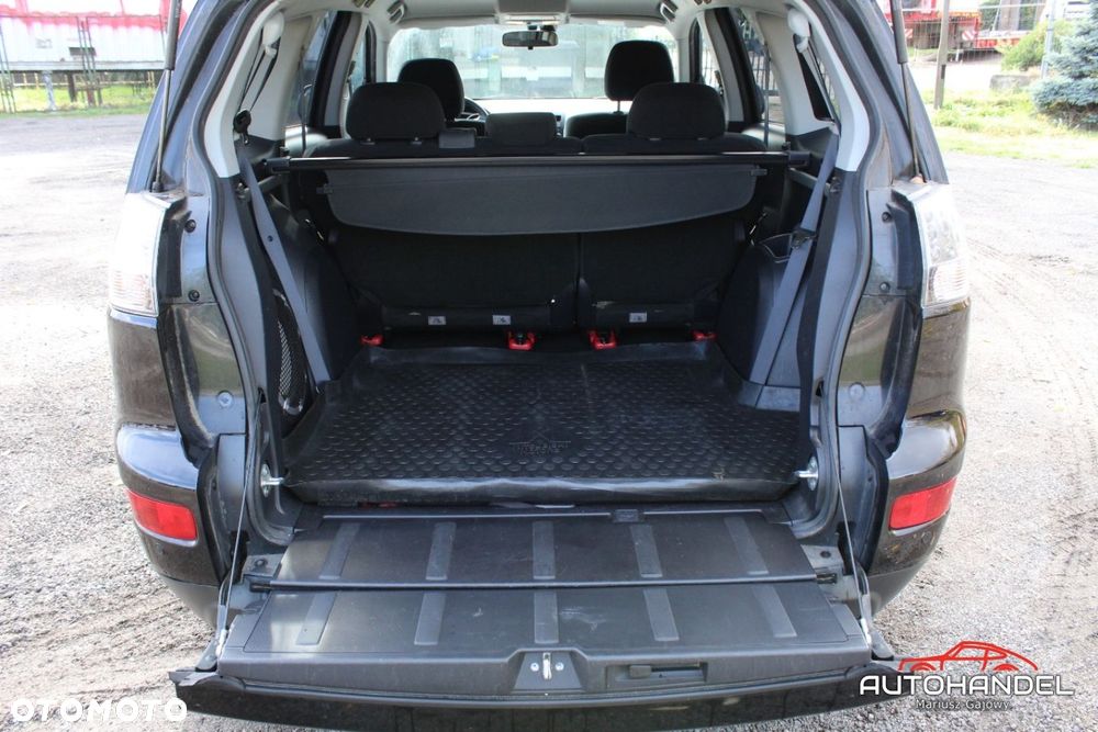 Mitsubishi Outlander - 23