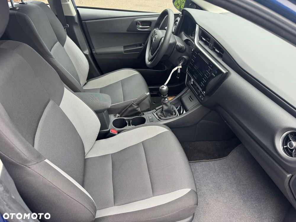 Toyota Auris 1.33 Dual-VVT-i Design Edition - 15