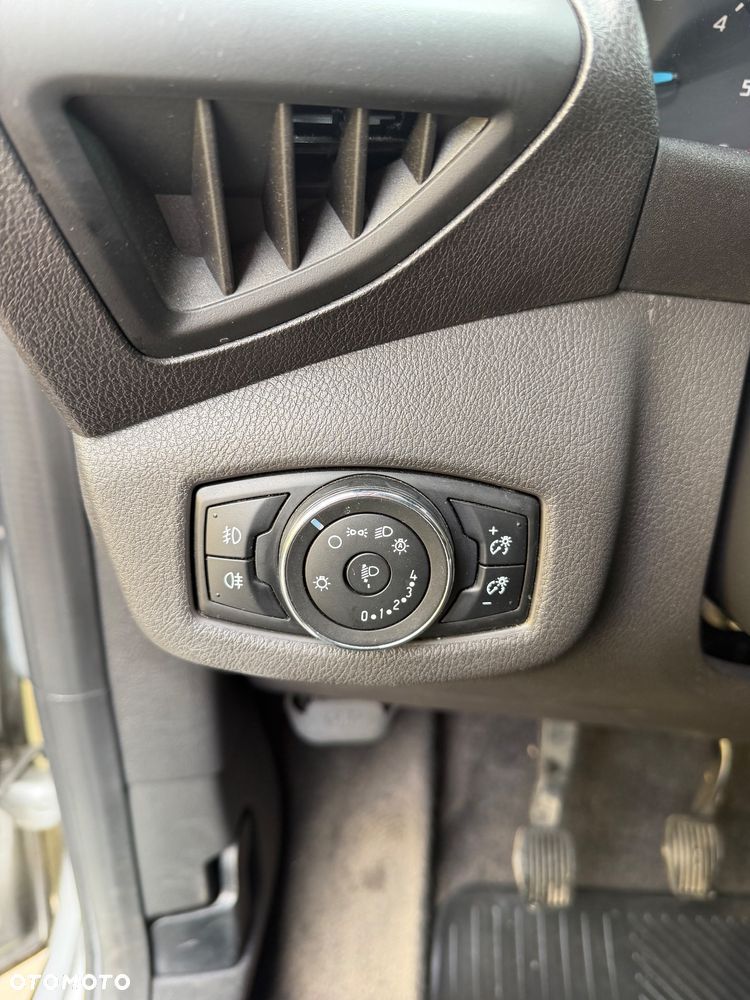 Ford Tourneo Connect 1.5 TDCi Start-Stop Titanium - 19