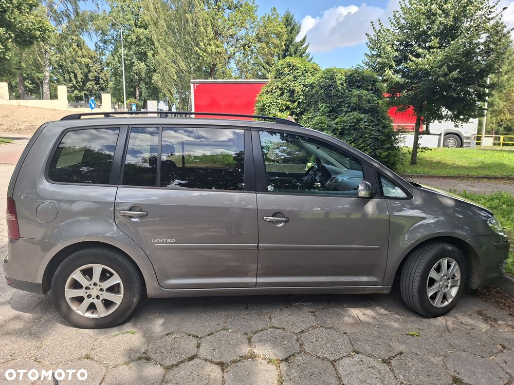 Volkswagen Touran - 3