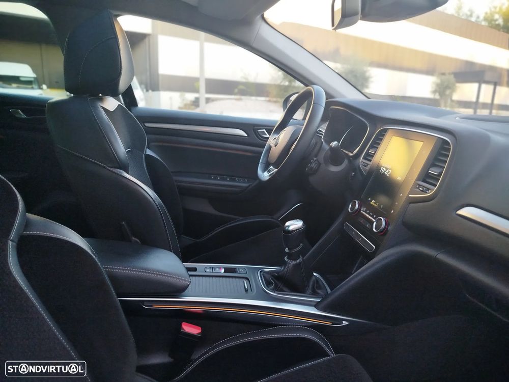 Renault Mégane Grand Coupe - 8