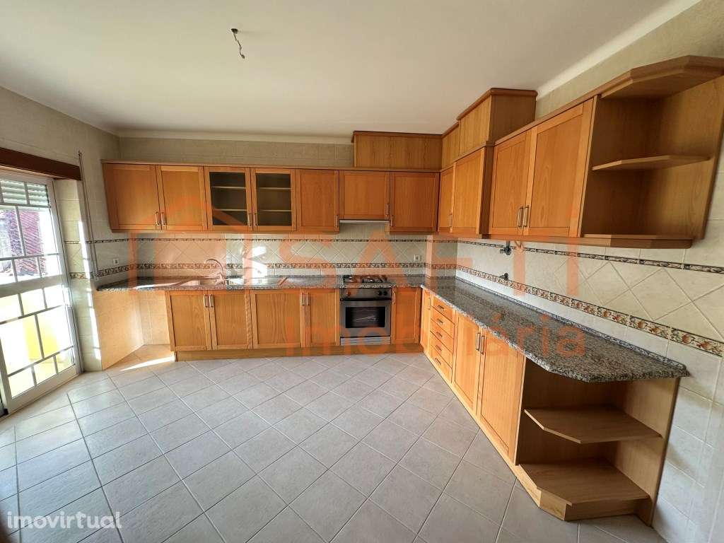 Apartamento T3 com garagem - Grande imagem: 2/9