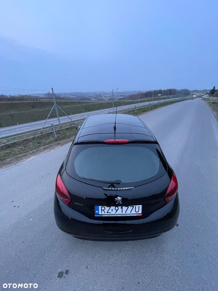 Peugeot 208 - 7
