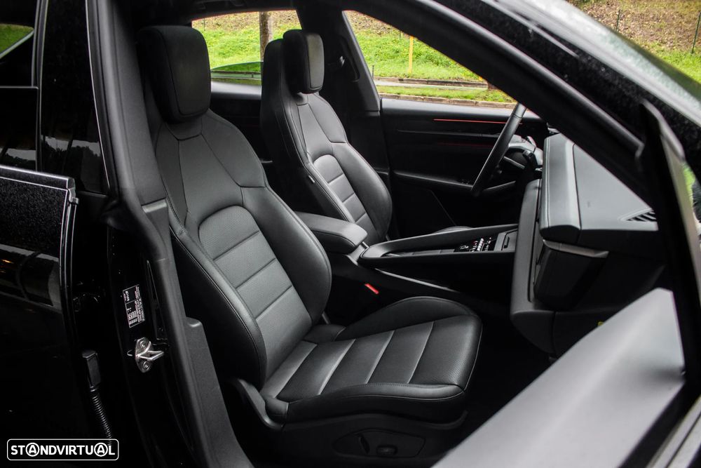 Porsche Macan Electric 4 - 32