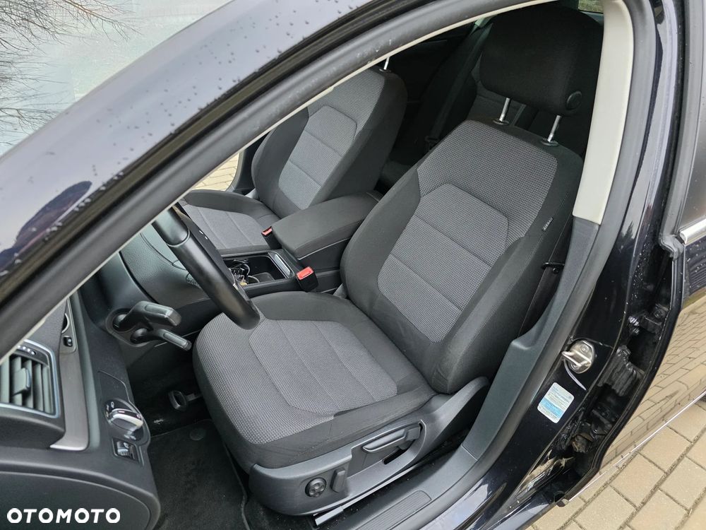 Volkswagen Passat 2.0 TDI Comfortline - 22