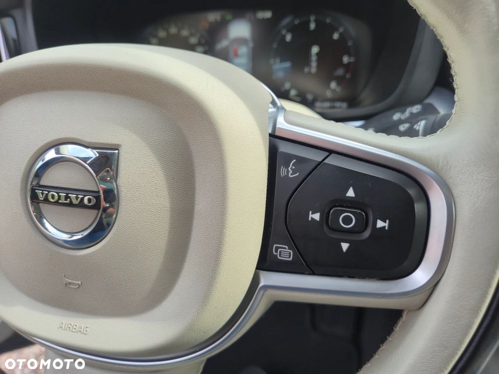 Volvo XC 60 D4 SCR Momentum - 31