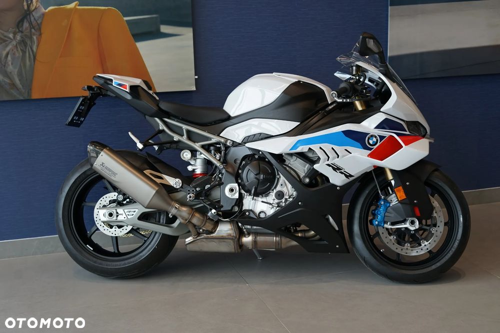 BMW S - 4
