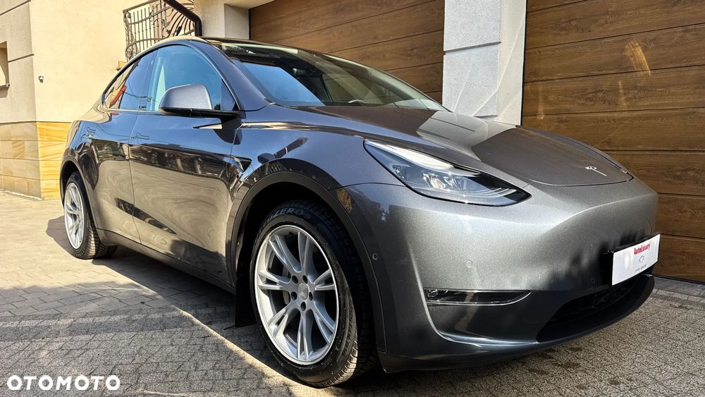 Tesla Y Long Range AWD - 15