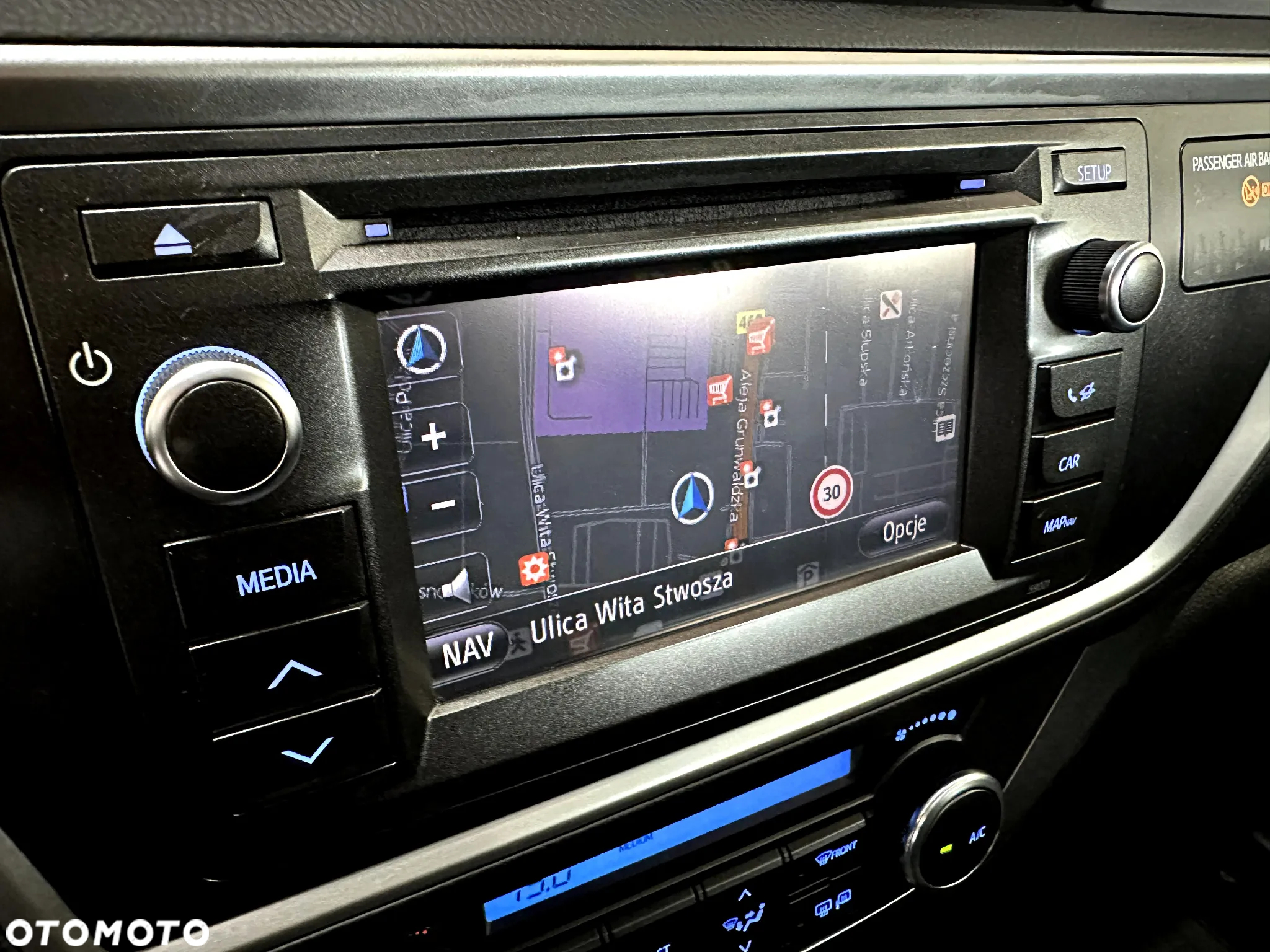 Toyota Auris Hybrid 135 Premium - 18