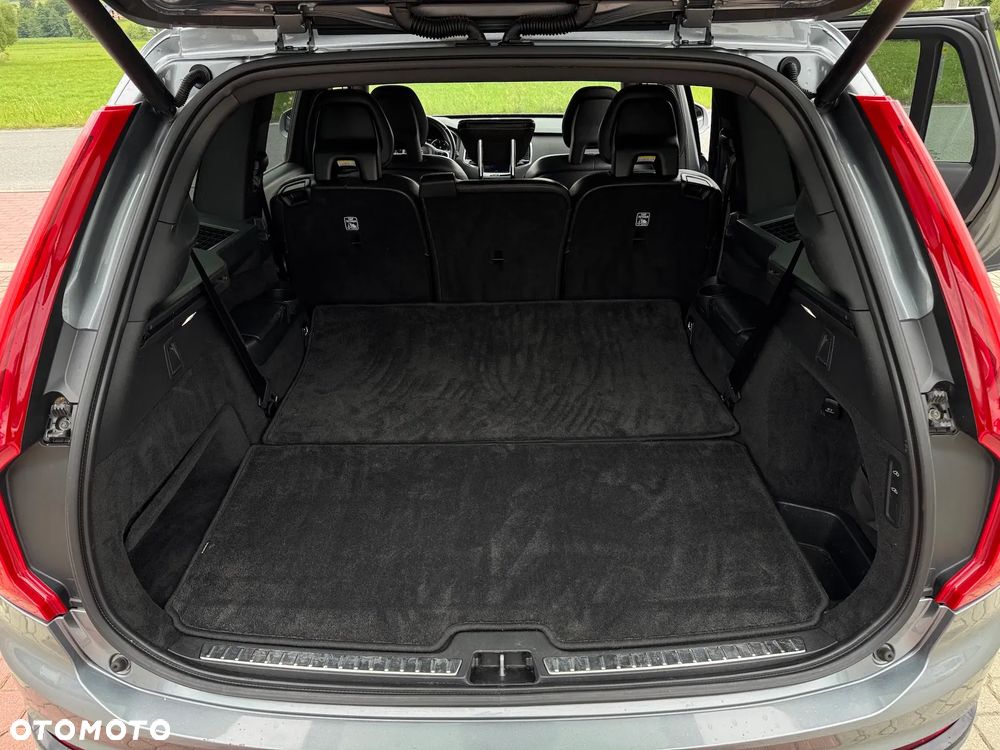 Volvo XC 90 D5 AWD R-Design 7os - 14