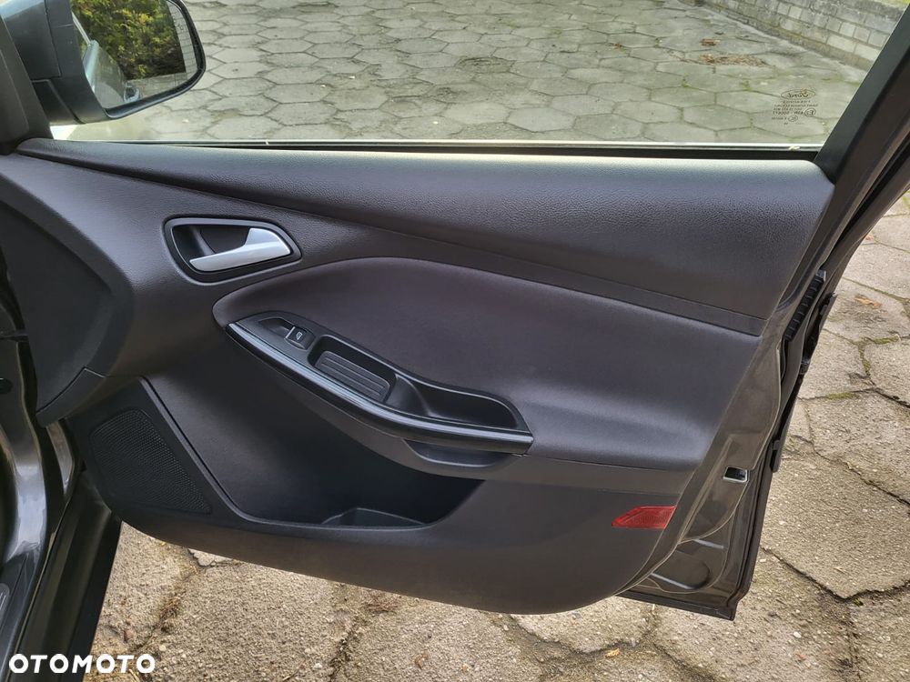 Ford Focus 1.0 EcoBoost STart-Stopp-System TITANIUM - 11