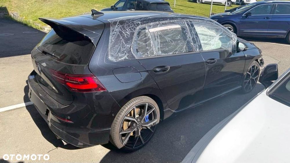 Volkswagen Golf - 2