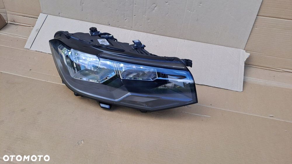 VW T-CROSS 2GM941006A PRAWA LAMPA ZWYKŁA UŻYWANA - 2