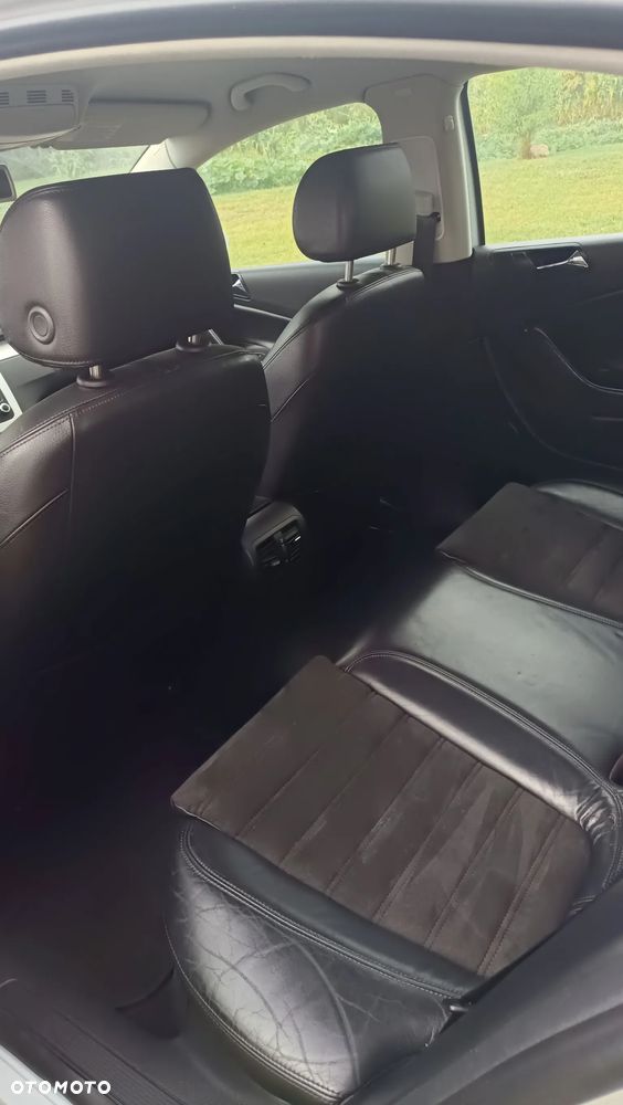 Volkswagen Passat - 11