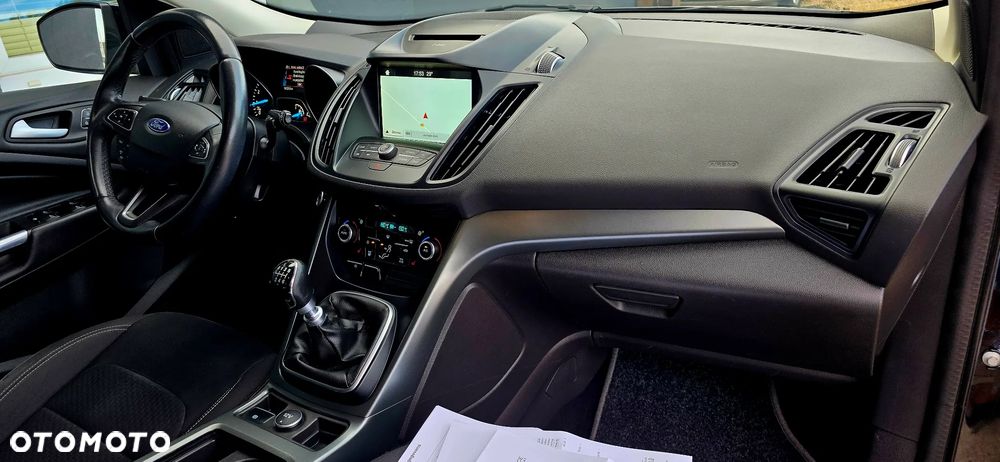 Ford Kuga - 17