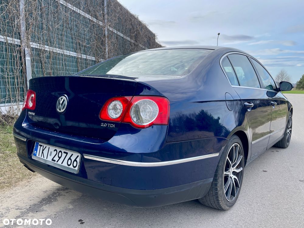 Volkswagen Passat 2.0 TDI Comfortline - 22
