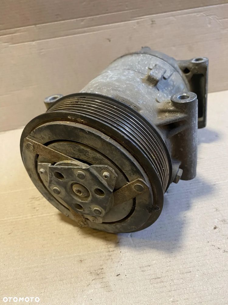 Sprężarka klimatyzacji Renault 1.9 DCI 8200309193  OE - 2