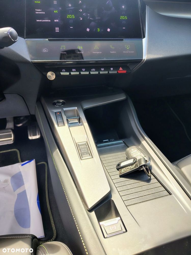 Peugeot 408 - 22