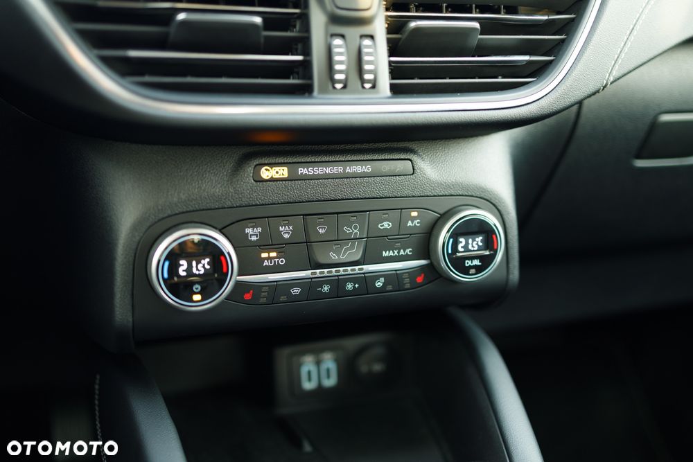 Ford Kuga - 12