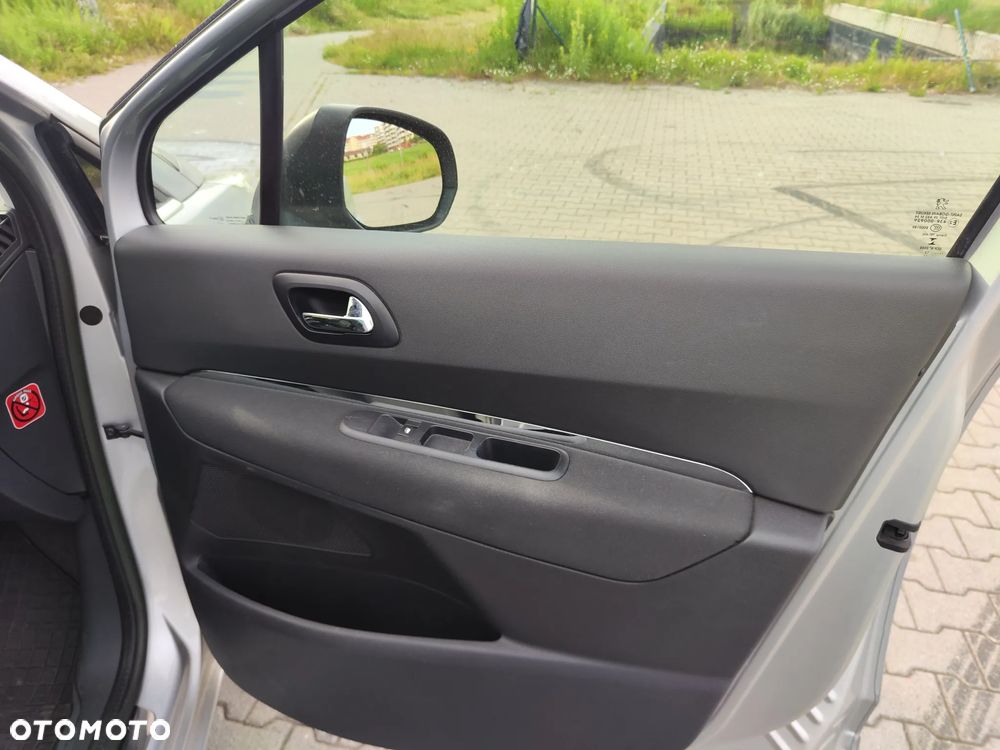 Peugeot 5008 1.6 HDi Style 7os - 9
