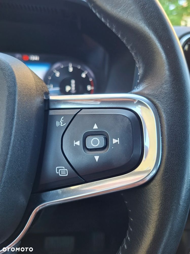 Volvo XC 40 D4 AWD Geartronic Momentum - 29