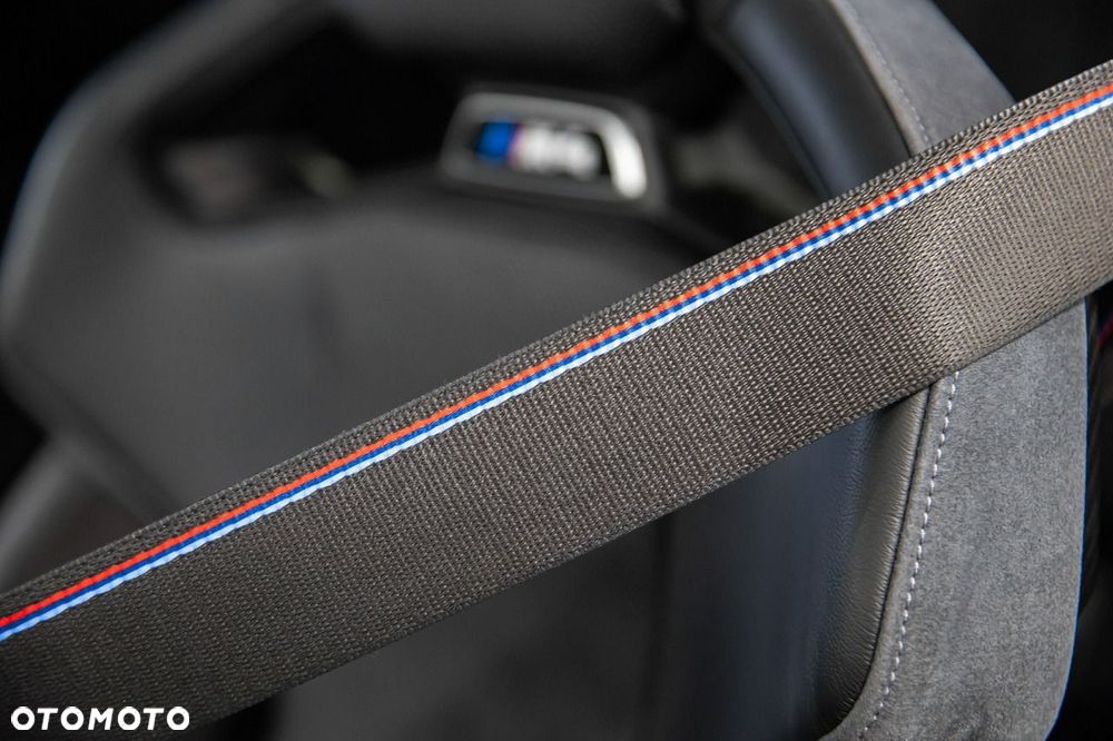 BMW M4 Competition M xDrive - 36
