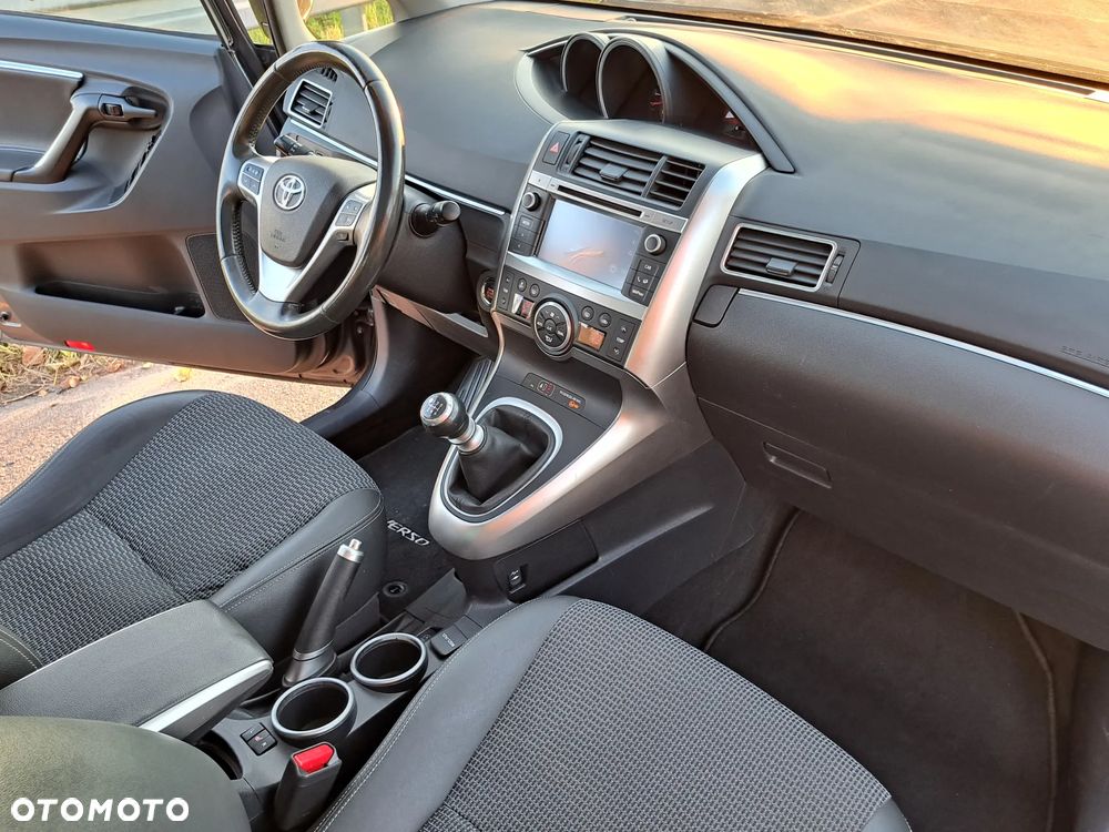 Toyota Verso 1.6 D-4D Prestige - 10