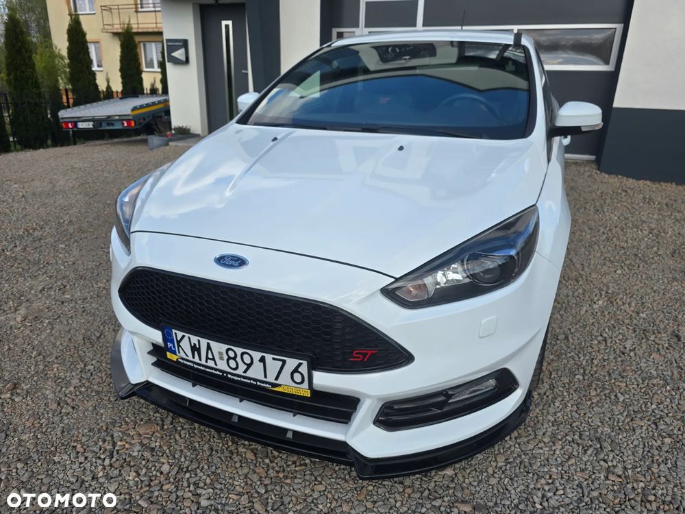 Ford Focus 2.0 EcoBoost ST mit Leder-Exclusiv-Paket - 4