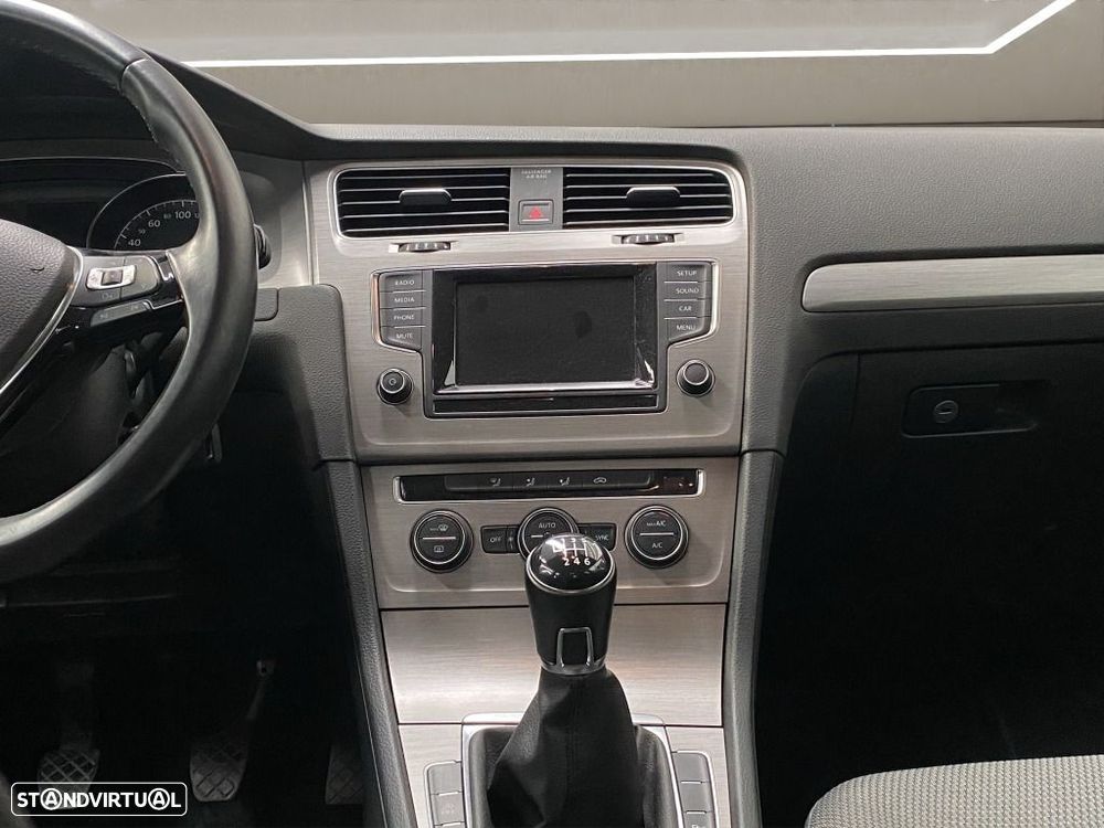 VW Golf 1.6 TDi BlueMotion Confortline - 12