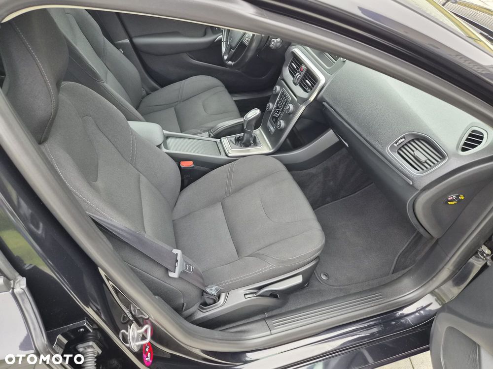 Volvo V40 D2 - 25