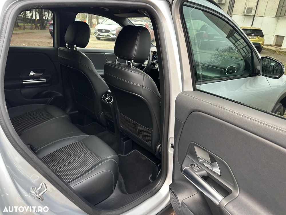 Mercedes-Benz GLA 180 d Aut. - 17